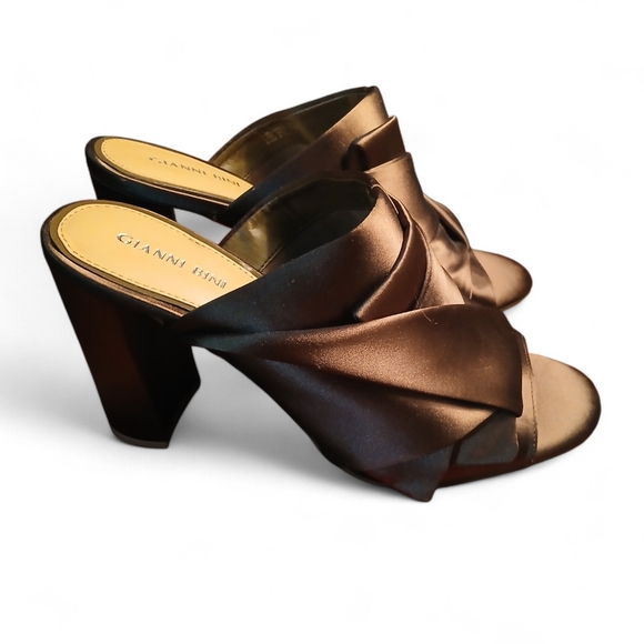 Gianni Bini Women's Size 8 Mules in Brown Bronz - Picture 5 of 8